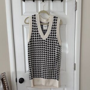 Black and White Houndstooth Sweater Dress